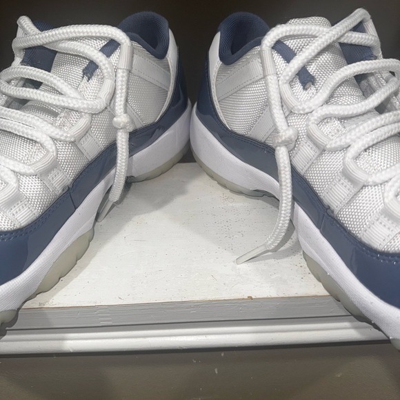 Air Jordan 11 Retro Low - Picture 2 of 8